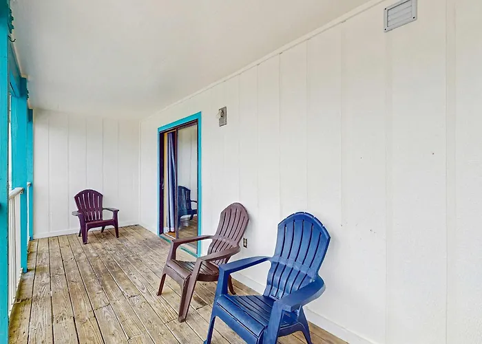 Darling W A Loft Free Wifi Balcony Shared Pool & Access Holiday home Gulf Shores